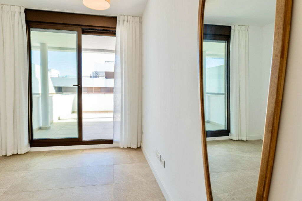 Middle Floor Apartment Estepona Málaga - image 24