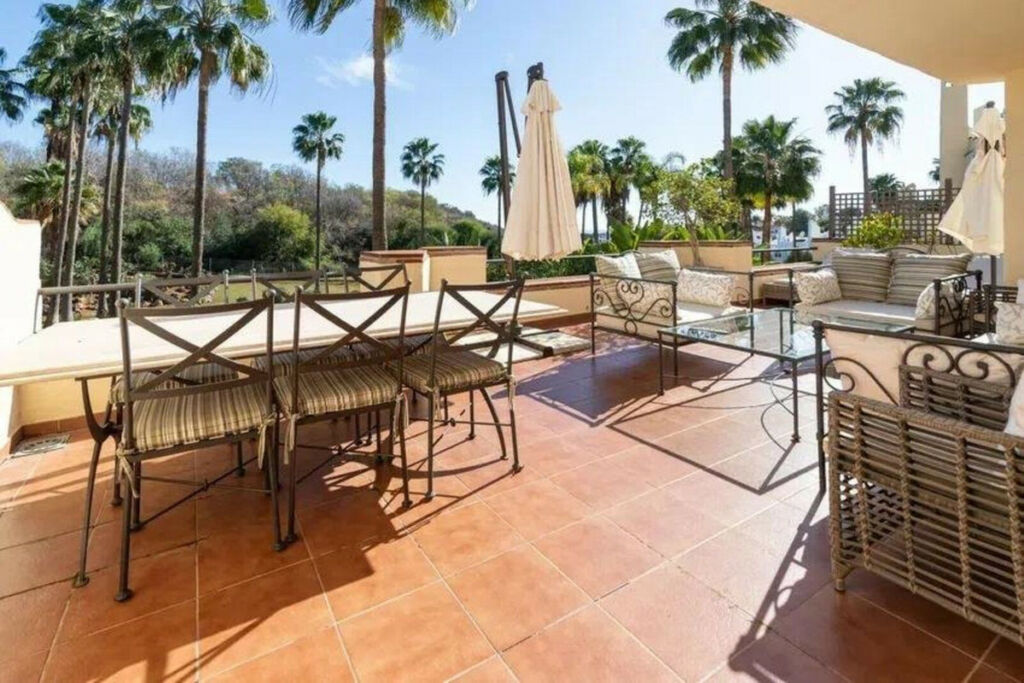 Ground Floor Apartment The Golden Mile Málaga - image 24