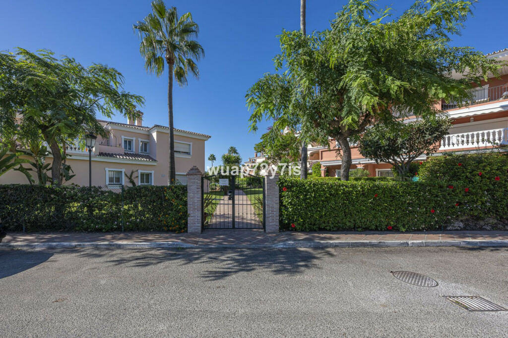 Ground Floor Apartment Estepona Málaga - image 24