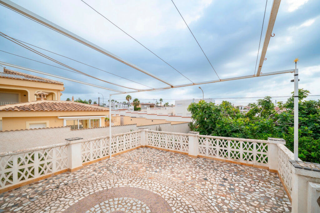 Detached Villa Ciudad Quesada Alicante - image 24