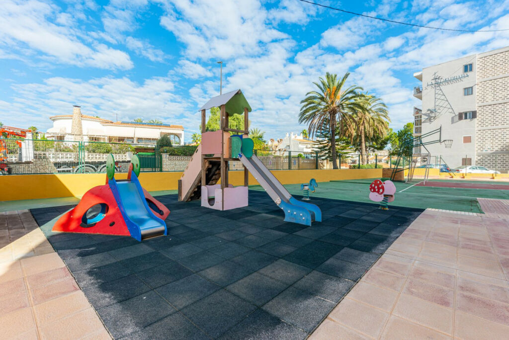 Middle Floor Apartment El Campello Alicante - image 24