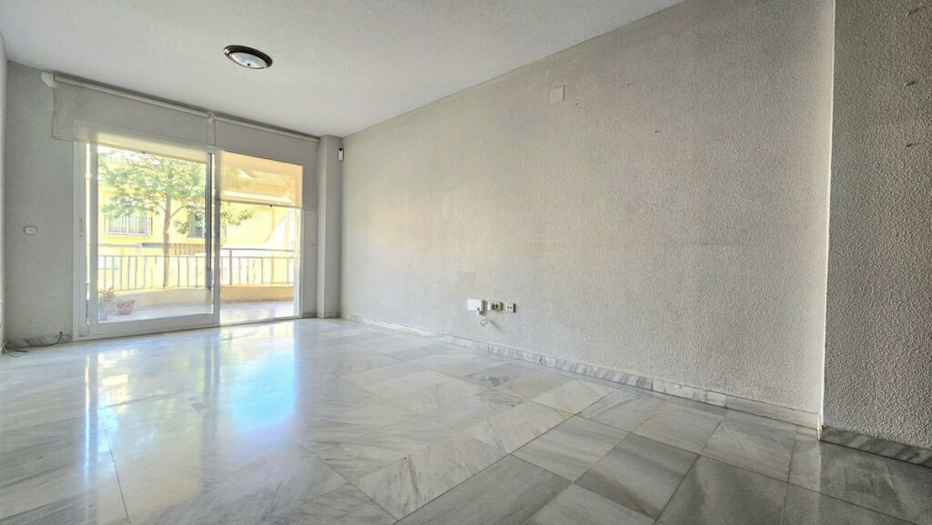 Middle Floor Apartment Fuengirola Málaga - image 24