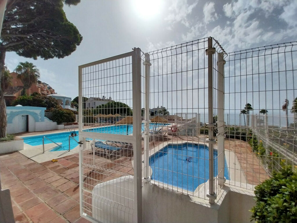 Middle Floor Apartment Calahonda Málaga - image 25