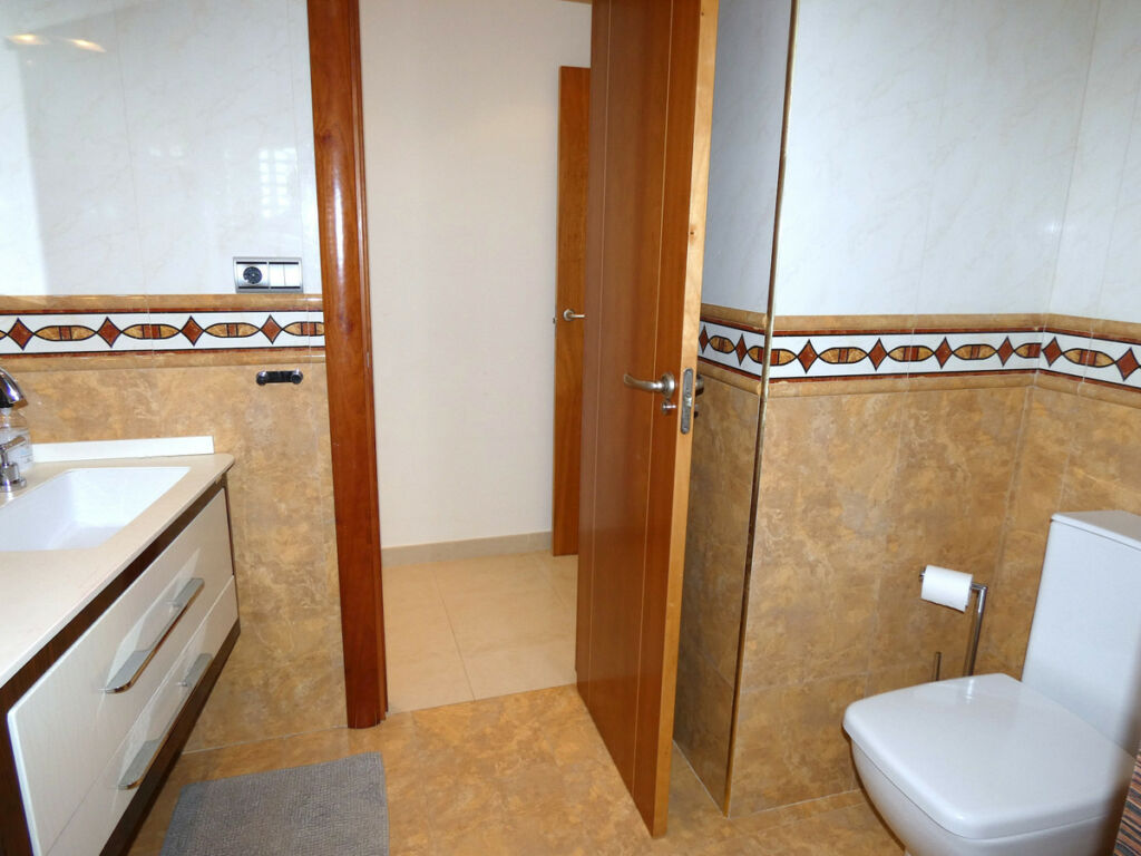 Middle Floor Apartment Torrevieja Alicante - image 24