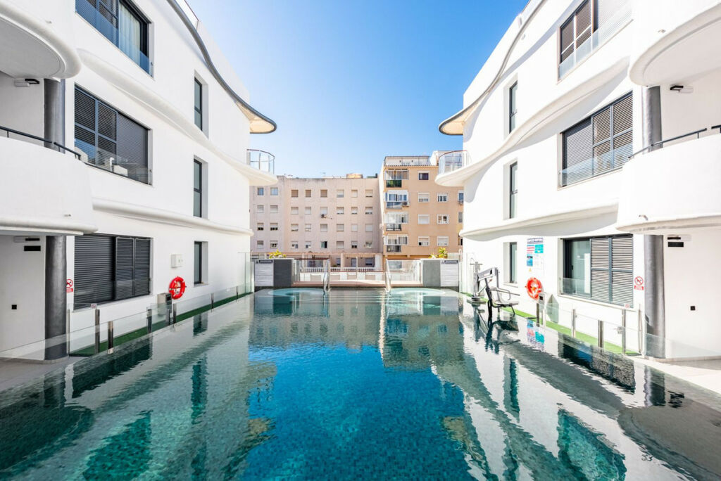 Middle Floor Apartment Estepona Málaga - image 24