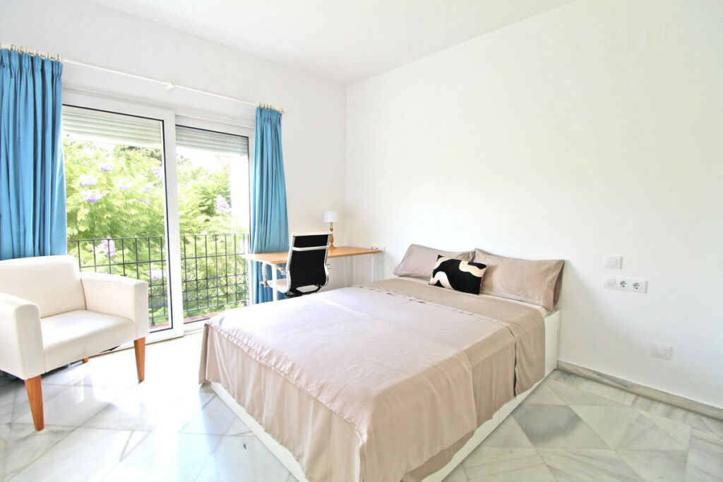 Penthouse Duplex The Golden Mile Málaga - image 26