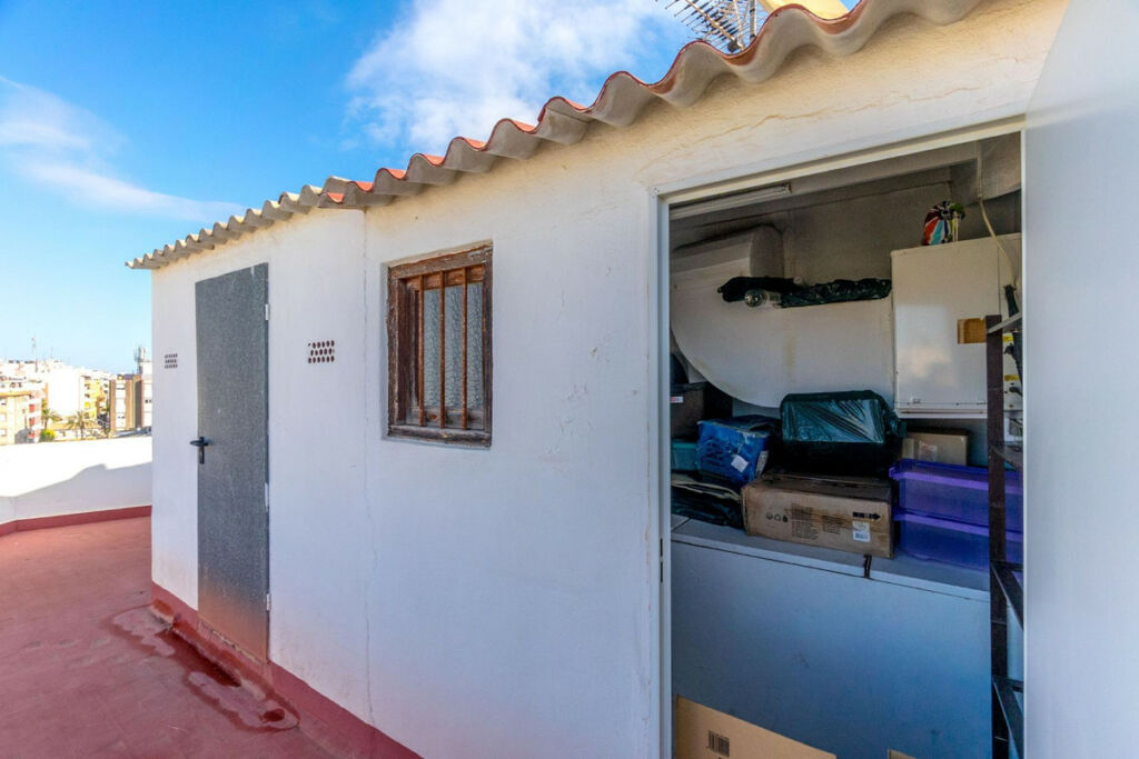 Middle Floor Apartment Torrevieja Alicante - image 24