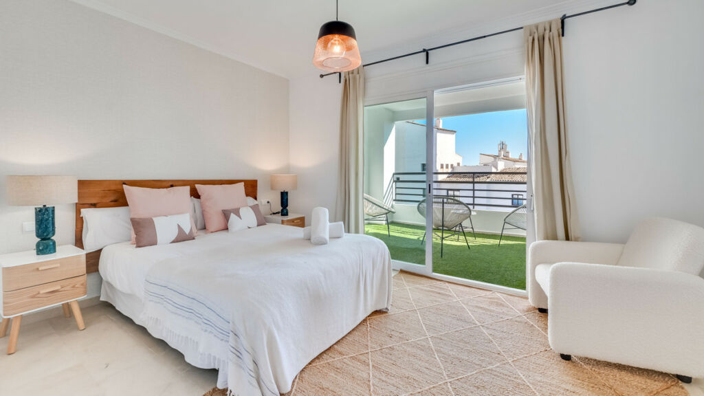 Middle Floor Apartment Puerto Banús Málaga - image 24