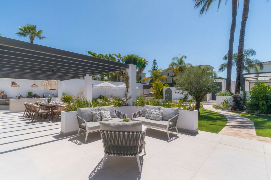 Detached Villa Nueva Andalucía Málaga - image 24
