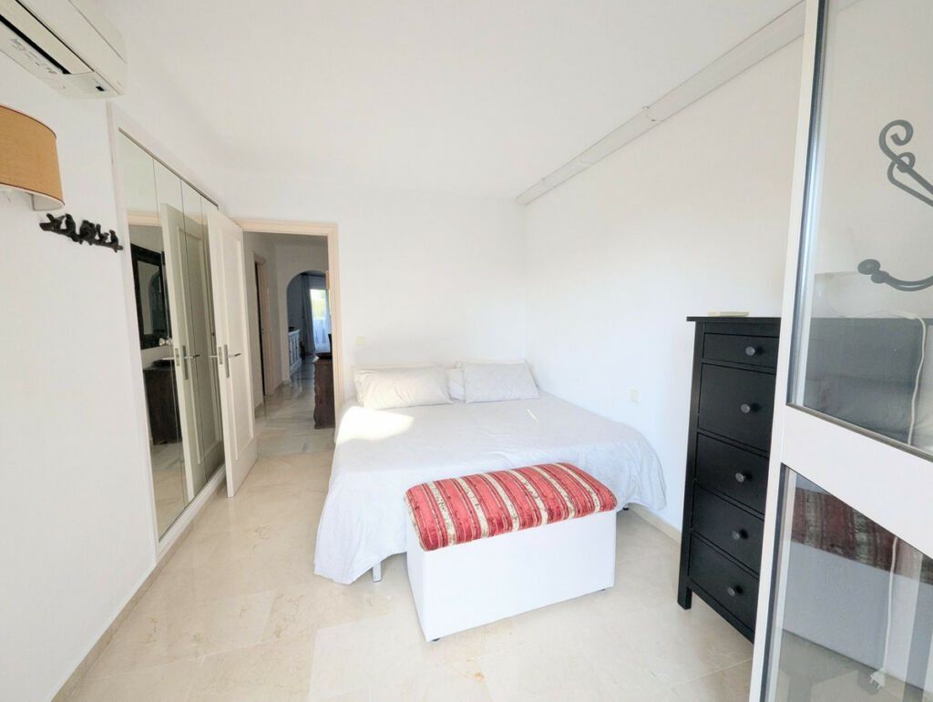 Penthouse Calahonda Málaga - image 27