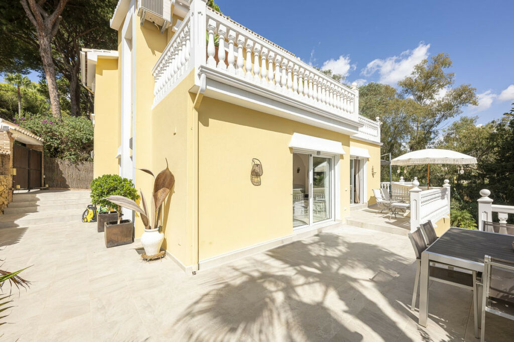 Detached Villa Calahonda Málaga - image 24
