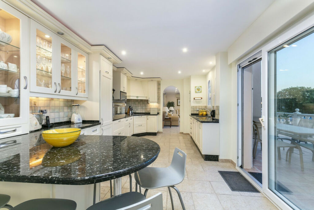 Detached Villa Marbesa Málaga - image 23