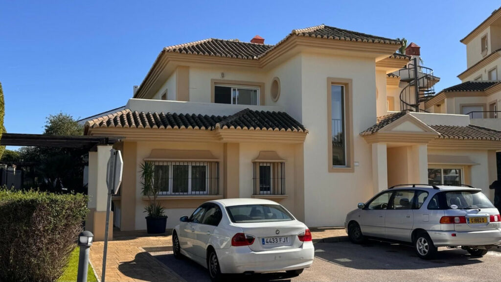Semi-Detached House San Roque Club Cádiz - image 24