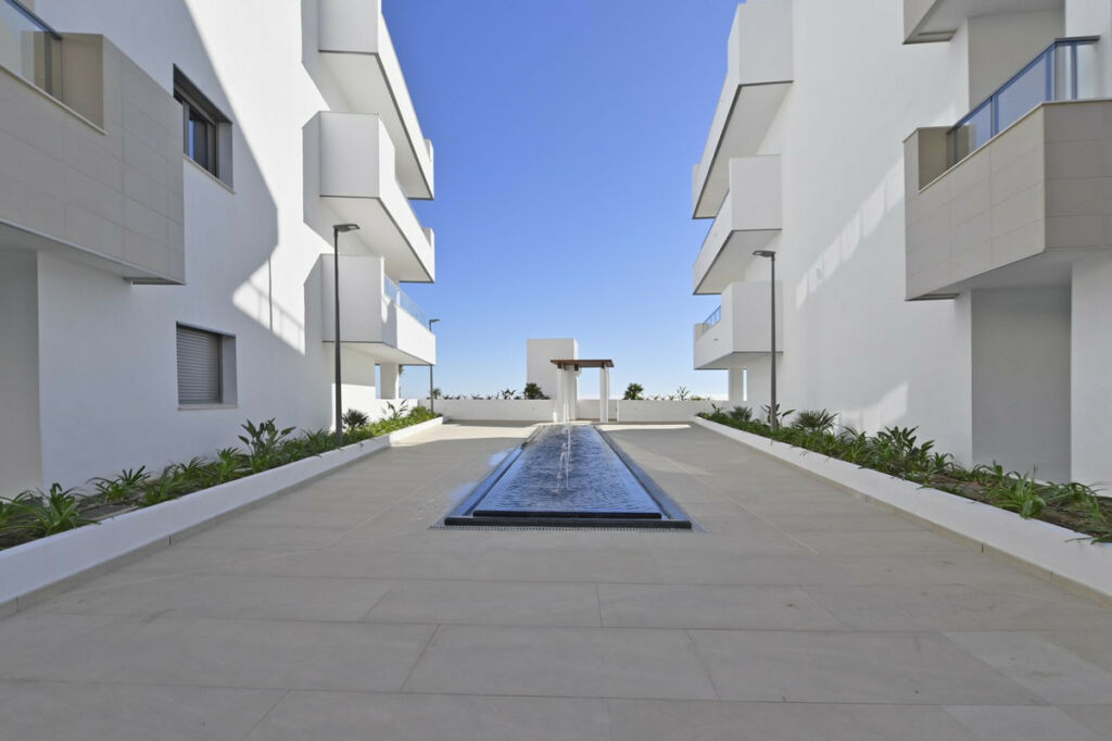 Middle Floor Apartment Benalmadena Málaga - image 23