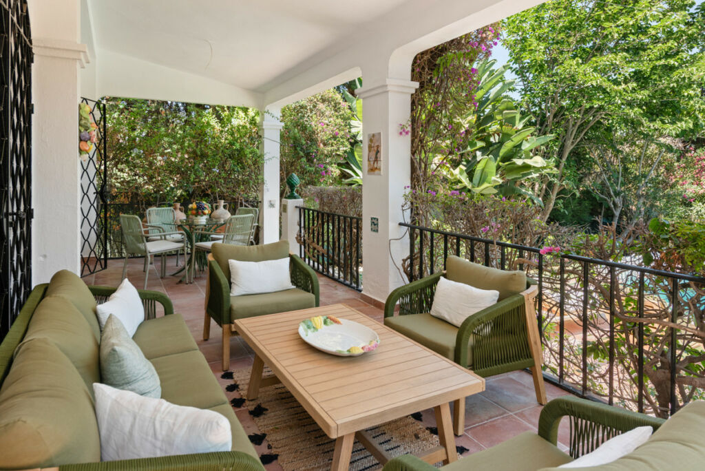 Detached Villa Nueva Andalucía Málaga - image 24