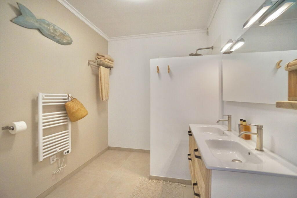 Detached Villa Montemar Alicante - image 24