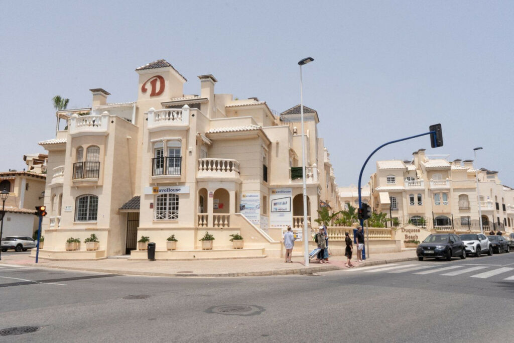 Middle Floor Apartment Torrevieja Alicante - image 24
