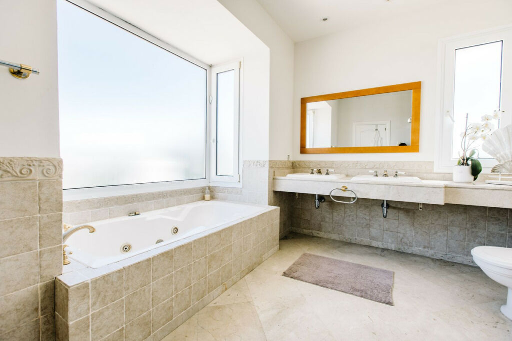 Detached Villa Estepona Málaga - image 24