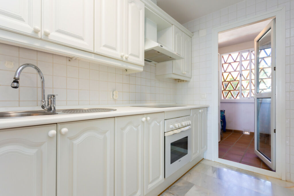 Middle Floor Apartment Calahonda Málaga - image 24