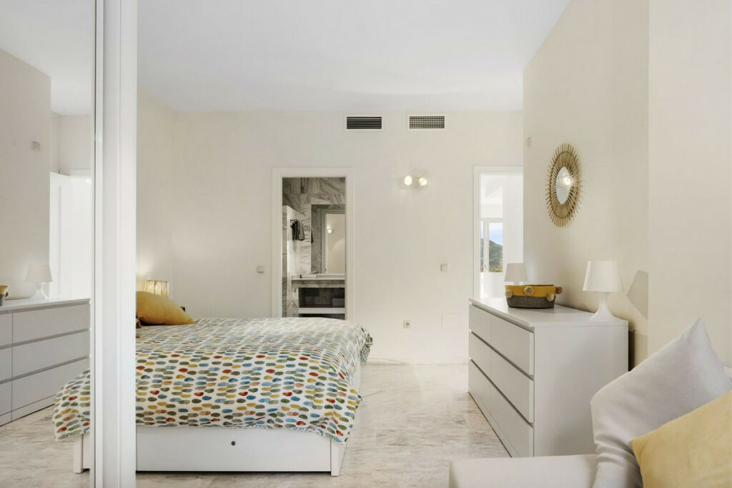 Middle Floor Apartment La Mairena Málaga - image 24