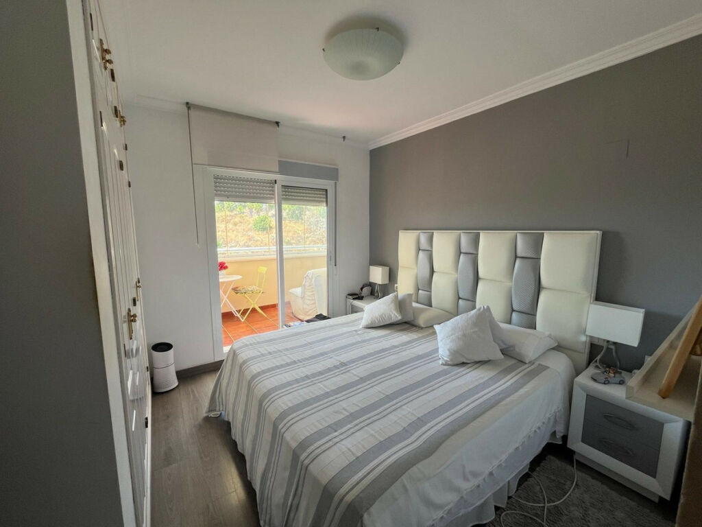 Penthouse Torrequebrada Málaga - image 23