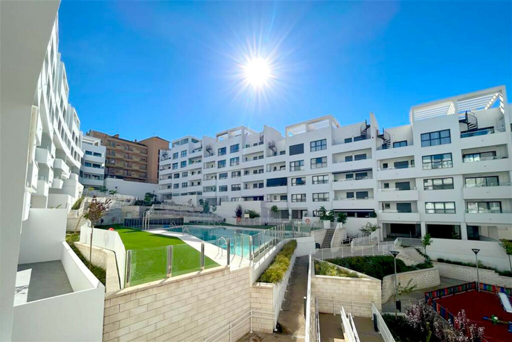 Middle Floor Apartment Estepona Málaga - image 24