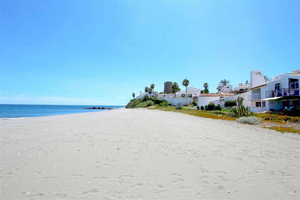 Semi-Detached House Estepona Málaga - image 24