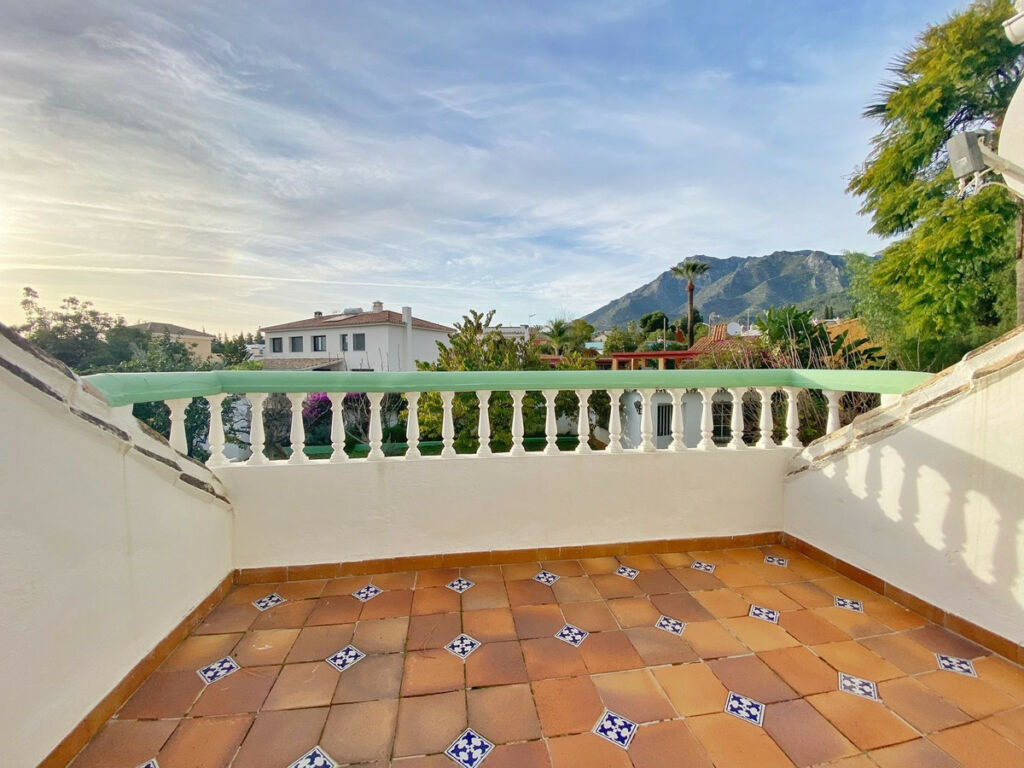 Detached Villa Marbella Málaga - image 24