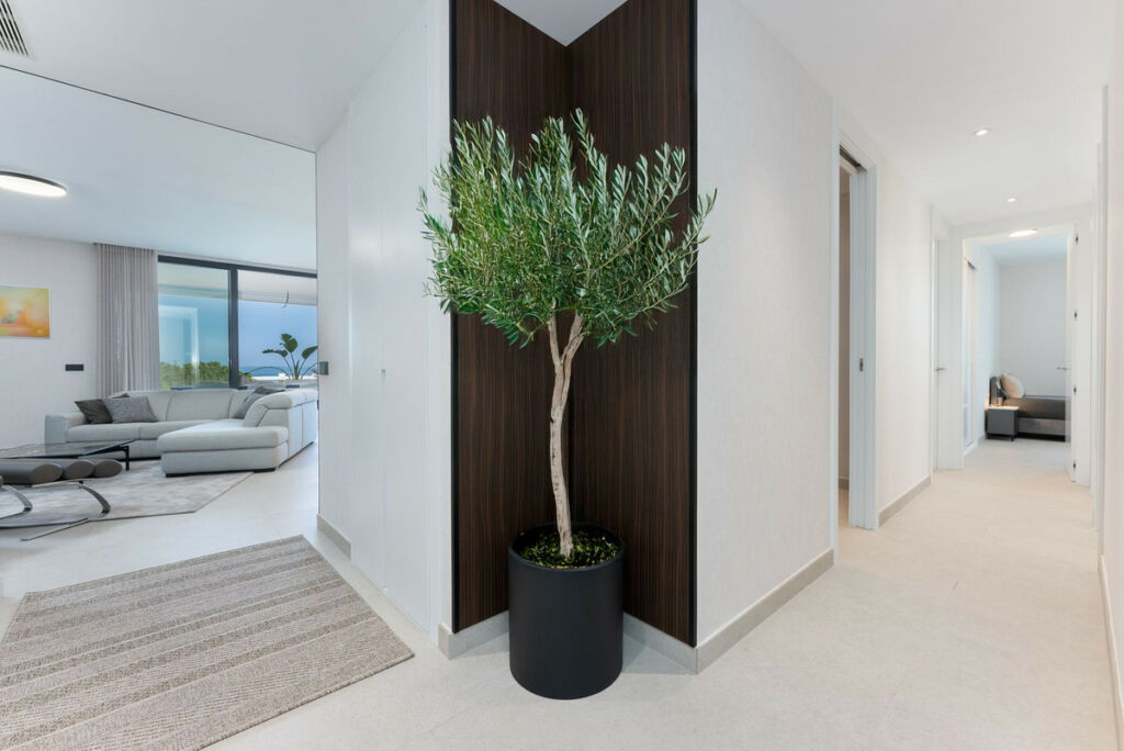 Middle Floor Apartment Cabopino Málaga - image 24