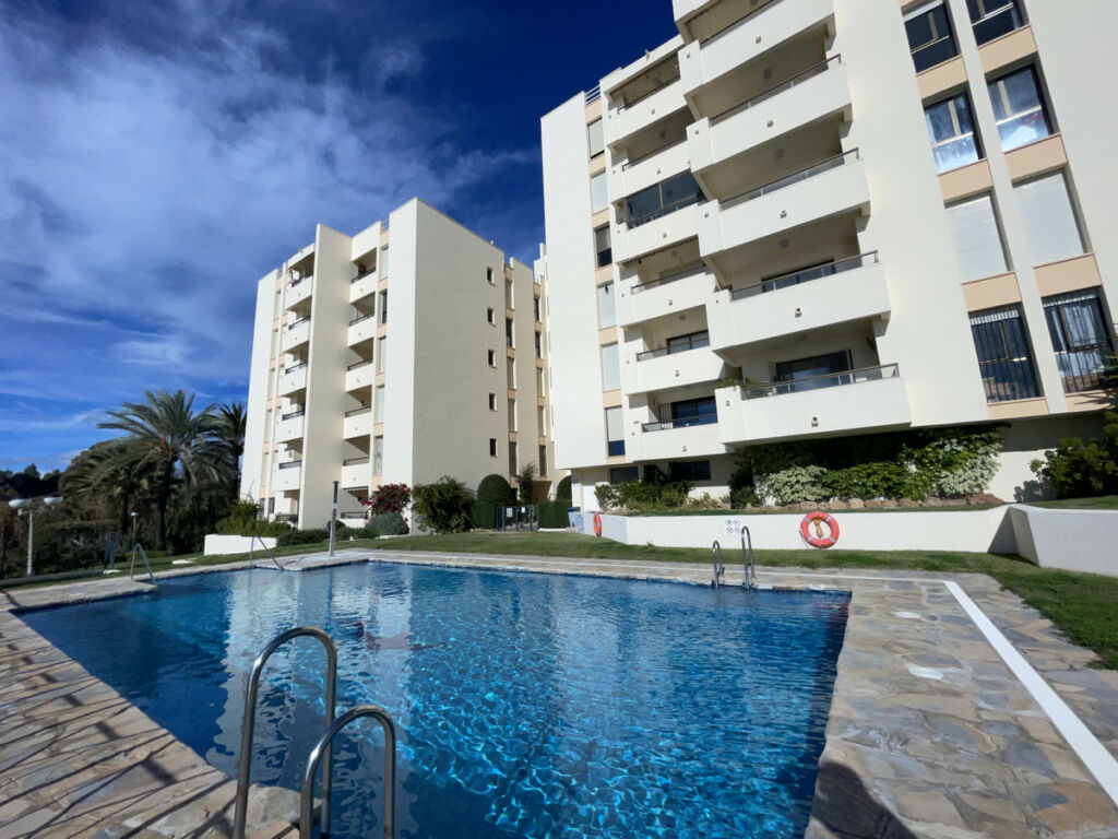 Middle Floor Apartment Estepona Málaga - image 25