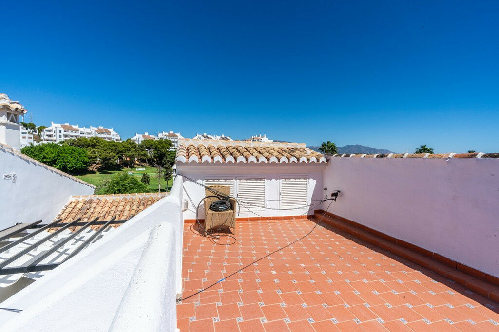 Townhouse Riviera del Sol Málaga - image 25