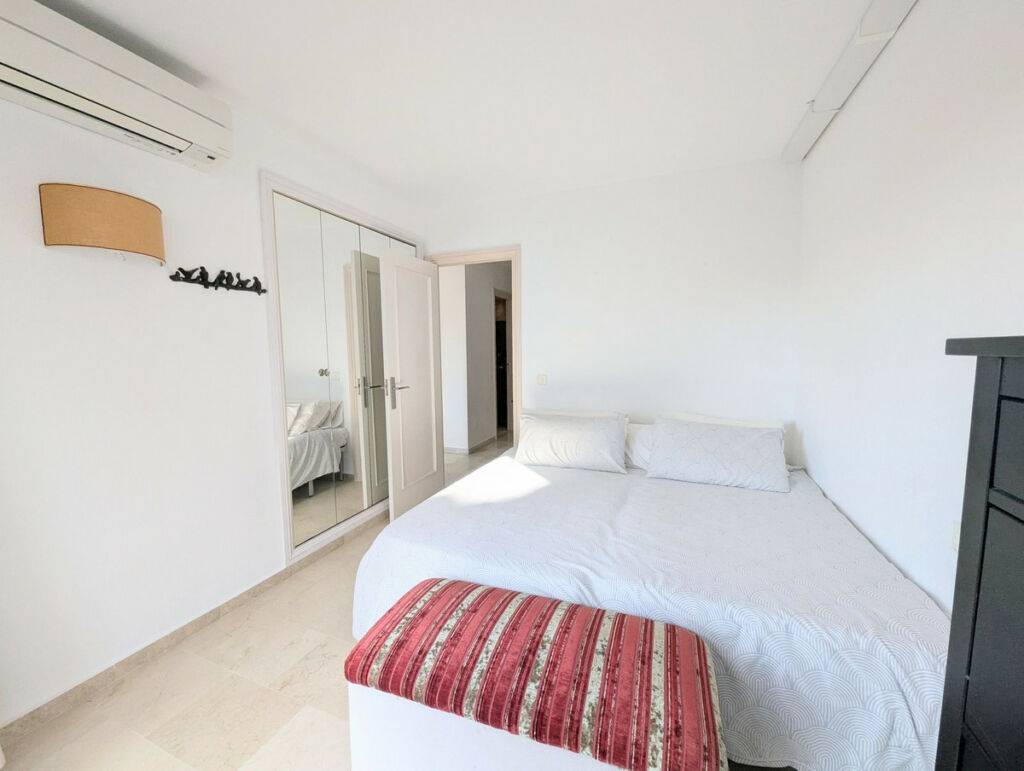 Penthouse Calahonda Málaga - image 28