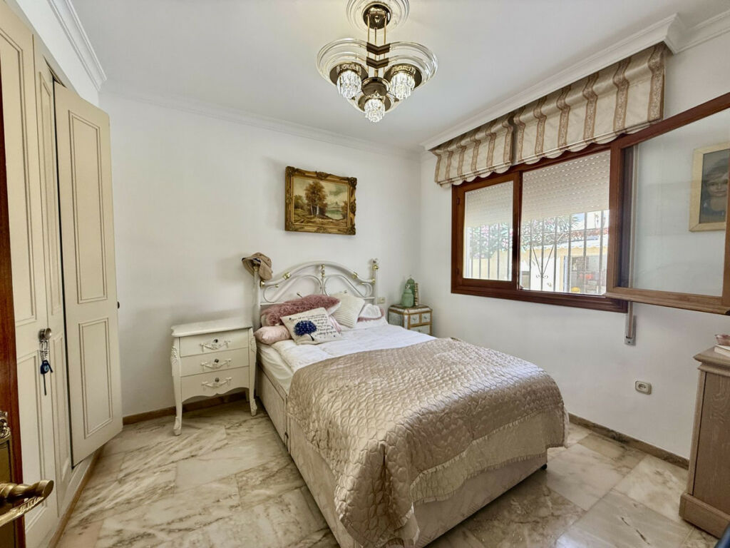 Detached Villa Benalmadena Málaga - image 25