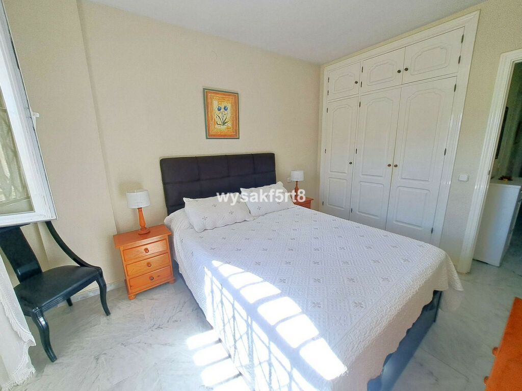 Middle Floor Apartment La Duquesa Málaga - image 25
