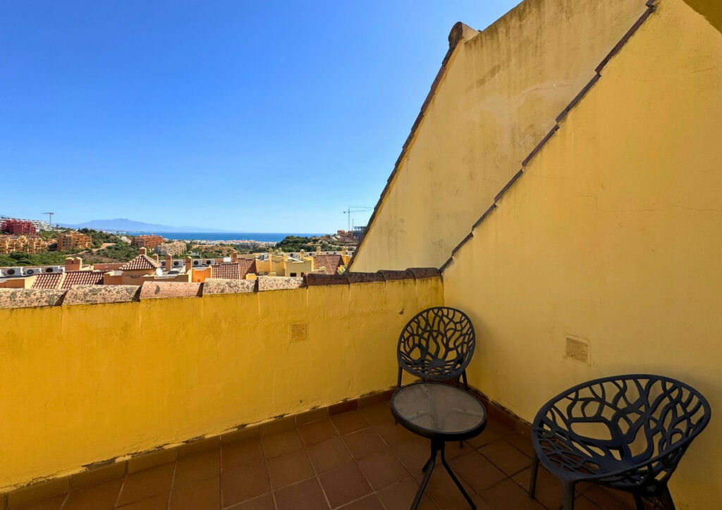 Penthouse La Duquesa Málaga - image 25