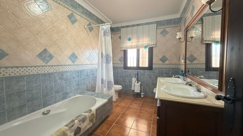 Detached Villa Valle de Abdalajis Málaga - image 24