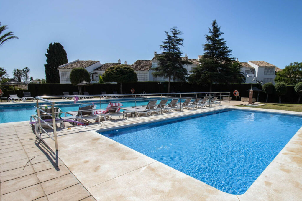 Penthouse Nueva Andalucía Málaga - image 25