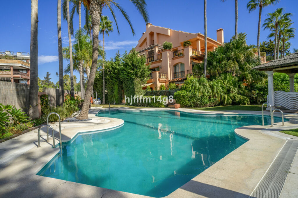 Ground Floor Apartment Puerto Banús Málaga - image 25