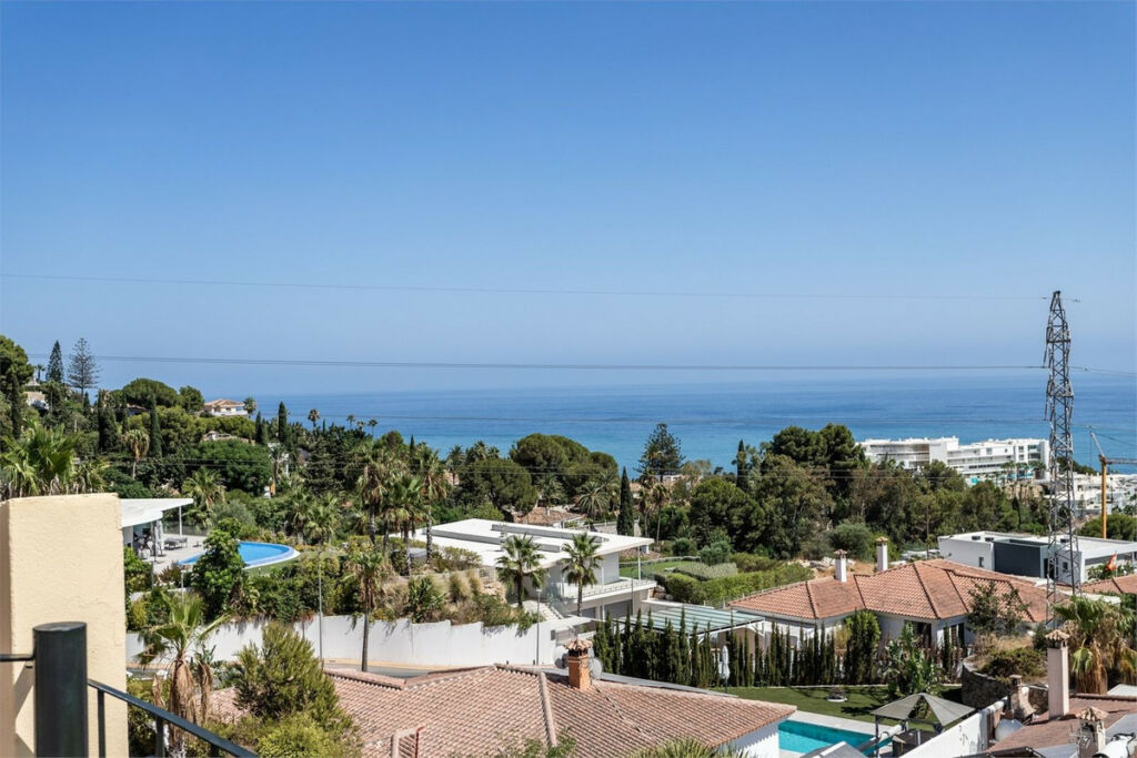 Penthouse Higueron Málaga - image 25