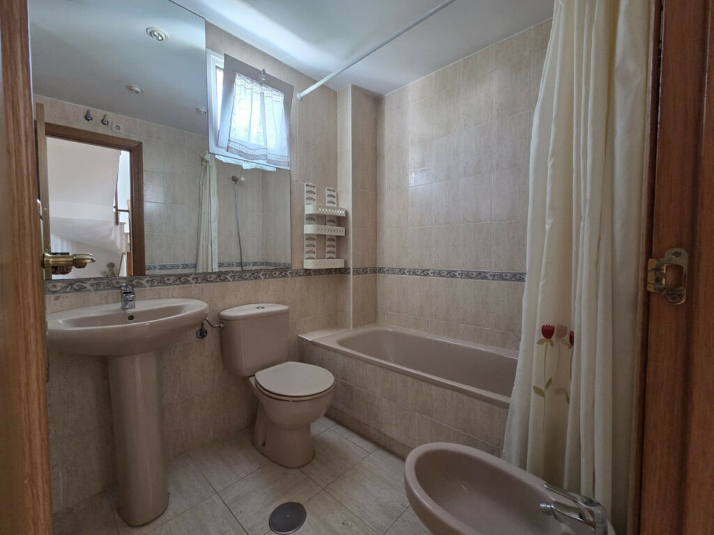 Semi-Detached House The Golden Mile Málaga - image 25