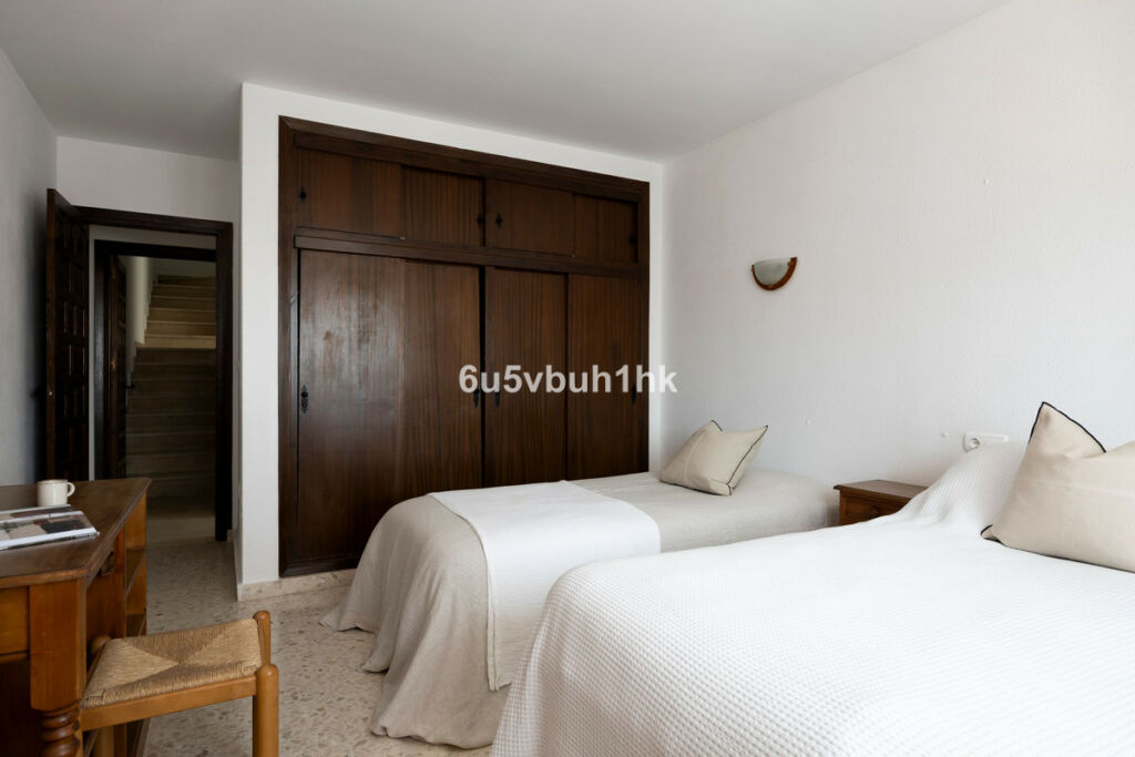 Detached Villa Torremuelle Málaga - image 25