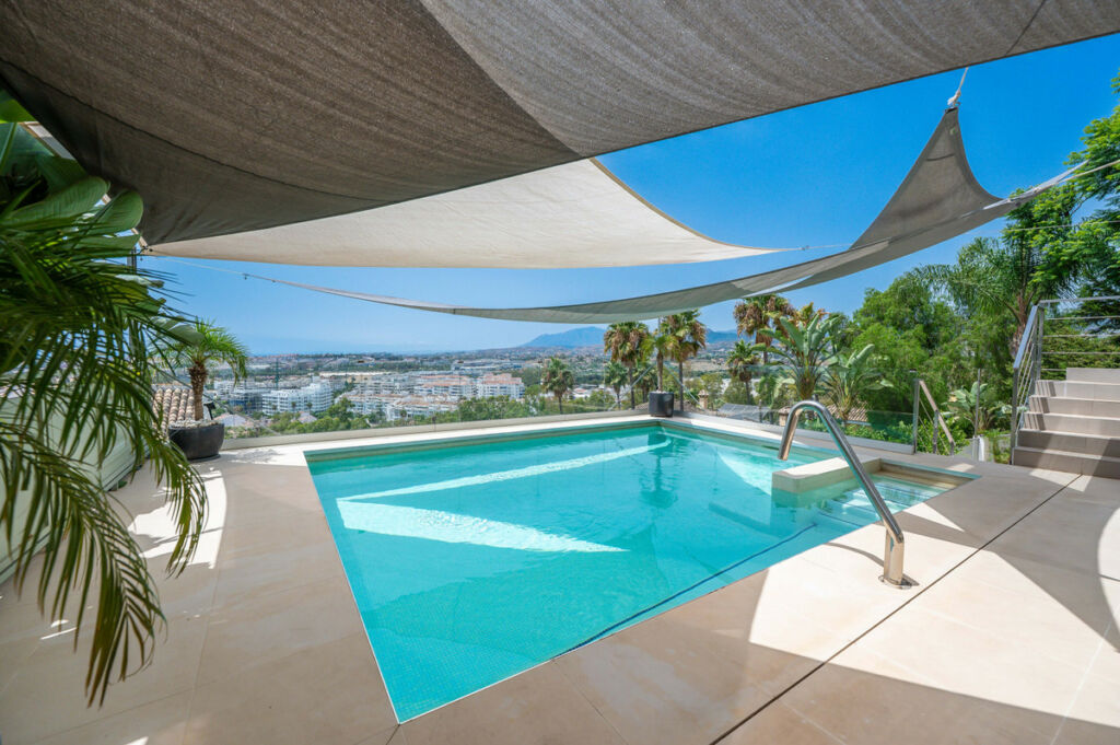 Detached Villa Nueva Andalucía Málaga - image 25