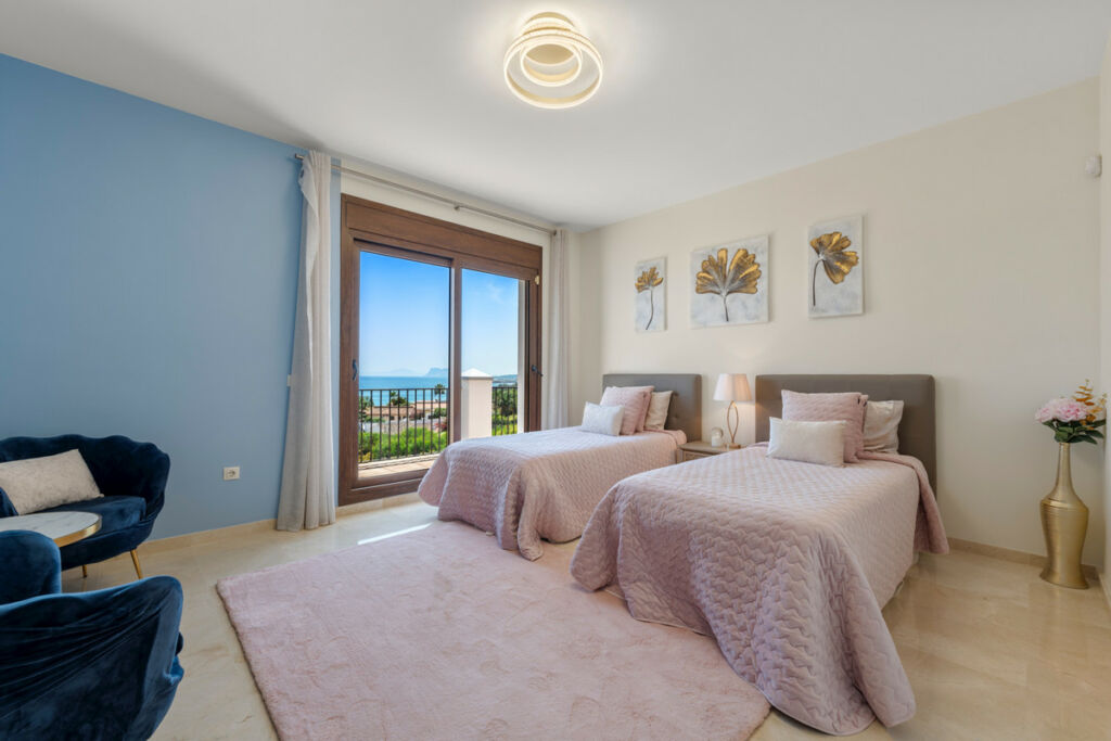 Detached Villa Sotogrande Cádiz - image 25