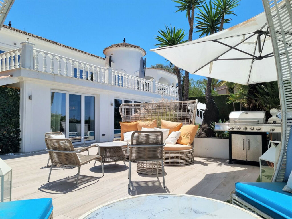 Detached Villa Elviria Málaga - image 25