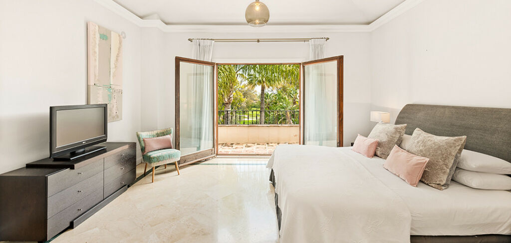 Detached Villa Nueva Andalucía Málaga - image 25