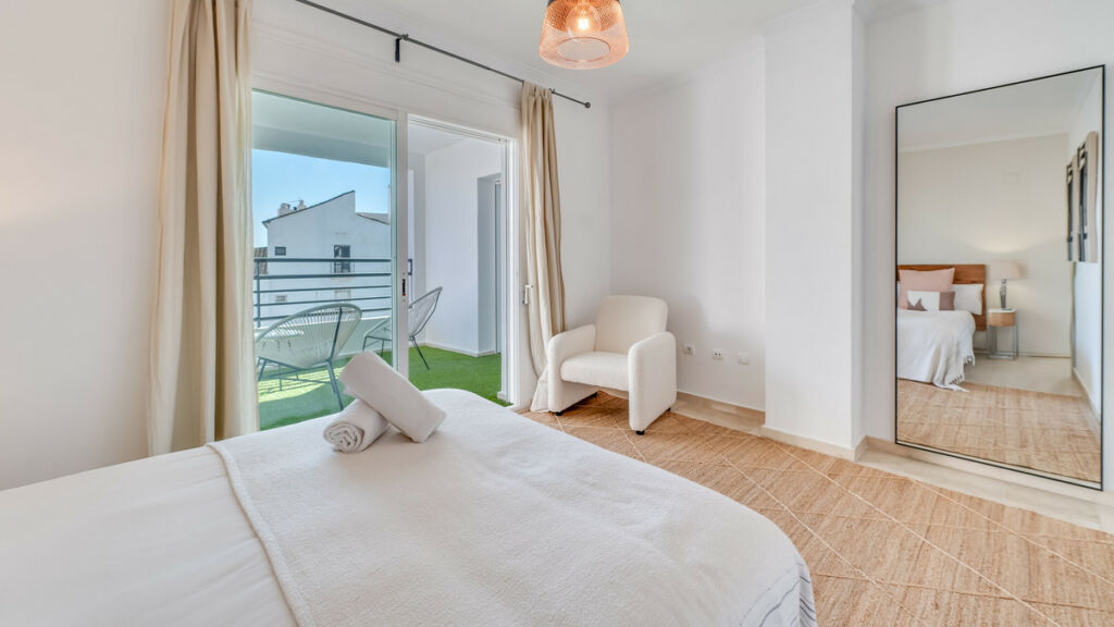 Middle Floor Apartment Puerto Banús Málaga - image 25