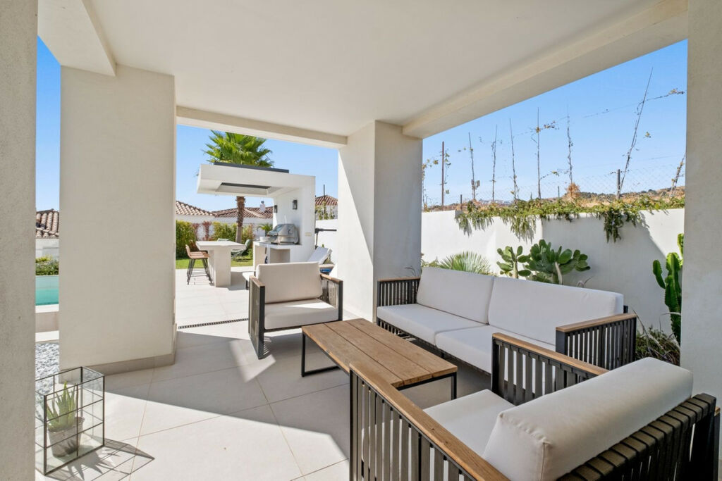 Detached Villa Riviera del Sol Málaga - image 23