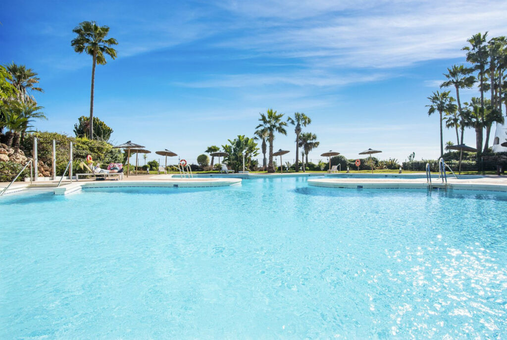 Middle Floor Apartment Puerto Banús Málaga - image 25