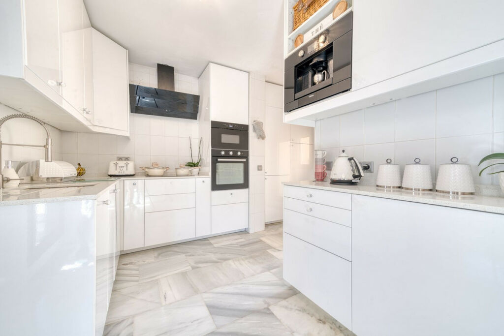 Detached Villa Benahavís Málaga - image 25