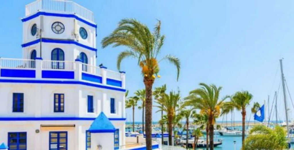 Detached Villa Estepona Málaga - image 25